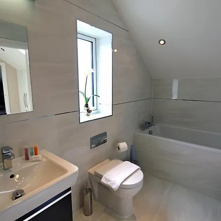 The Apartments @ Carus Green * Κένταλ