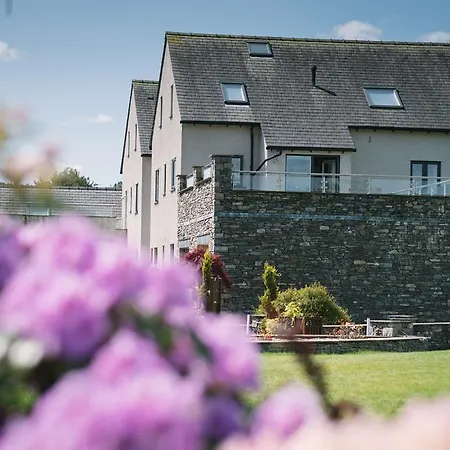 The Apartments @ Carus Green